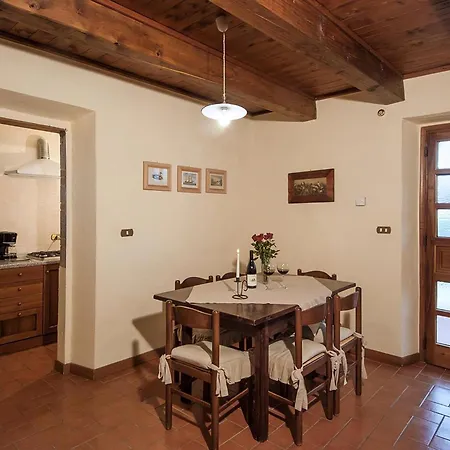 Сasa de vacaciones Rustikales Natursteinhaus In Der Toskana Mit Gemeinschaftlichem Garten Und Pool Pratovecchio
